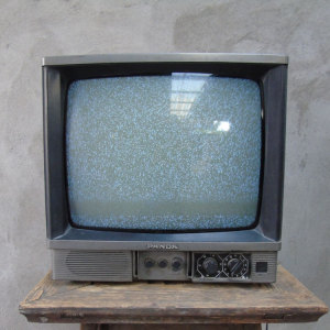 熊猫牌黑白电视机