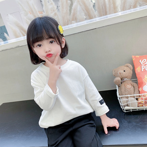 宝宝春季单卫衣120码,两款,白色网纱袖和黄色带可爱图案,红卡子妹妹