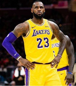 詹姆斯球衣sw刺绣