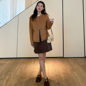 via vela 小个子毛呢短外套女秋冬新款驼色优雅小香风单排扣上衣