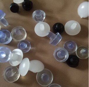 固定椅脚堵孔胶粒脚垫支架孔胶塞家具孔塞防碰防撞钉减震塑料胶粒