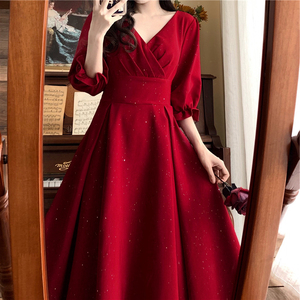 大码女装法式赫本风红色连衣裙女夏装收腰显瘦短袖礼服气质长裙子