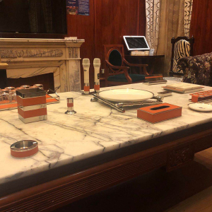 ktv摆台用品不锈钢铜包皮新款纸巾盒烟缸轻奢风格耐摔金属铜配皮