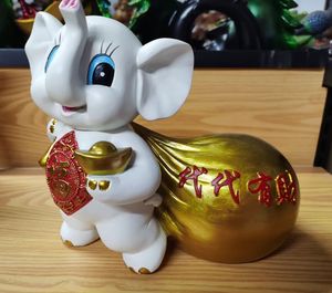 云南西双版纳小象摆件送礼纪念品工艺品新款彩色象代代有财大背包