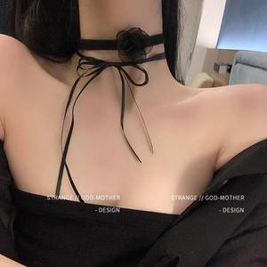 结黑色蝴蝶项链女绑带蕾丝颈链脖子配饰锁骨链玫瑰项圈choker颈带