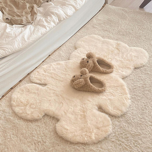 ins可爱小熊地毯毛绒装饰地毯卧室改造少女心网红儿童房床边毯子