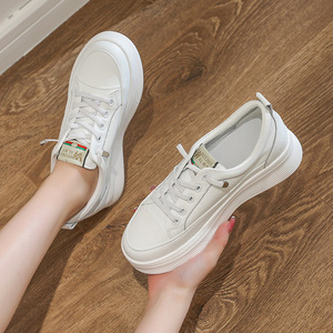 秋季新品奥伦女鞋轻便内增高新款厚底休闲单鞋女运动鞋真皮小白鞋