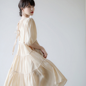 um韩式财阀小资风珠贝色泽小量感连衣裙女夏2021新款纯色中长裙子