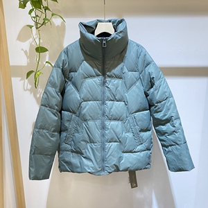 雪丹枝2021冬季新款文艺范豆青色休闲大码显瘦短款立领羽绒服女