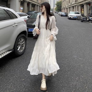 法式温柔风白色长袖连衣裙子女春秋季2024新款设计感小众仙女长裙