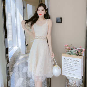 小香风名媛吊带裙女2024夏温柔高级感蕾丝高级气质休闲白色连衣裙