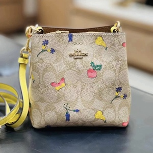 coach蔻驰奥莱mini town bucket迷你水桶包斜挎包