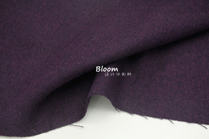 柔软垂感 深紫色斜纹法兰呢混纺毛料毛呢羊毛布料 汉服套装面料