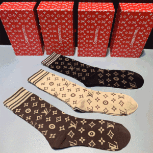 lv02男女中款袜子四季款老花字母纯棉中筒防臭透气舒适运动休闲