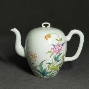 余寅窑珐琅彩虞美人柴窑壶