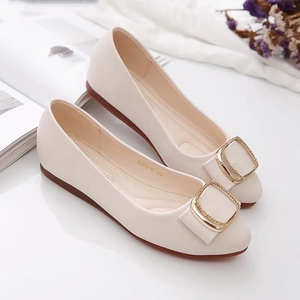 大东平底单鞋女2021年妈妈鞋四季休闲浅口百搭圆头软皮软底豆豆鞋