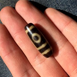 西藏天然玛瑙玉髓材质地门两眼天珠吊坠油润风化仿老天珠吊坠