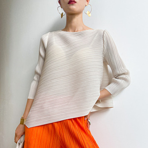 issey miyake/三宅一生褶皱不规则上衣宽松舒适个性时尚七分袖t恤