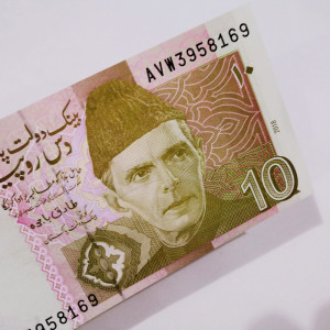 外国钱币全新巴基斯坦10卢比纸币精美头像水印防伪真外钞亚洲外币