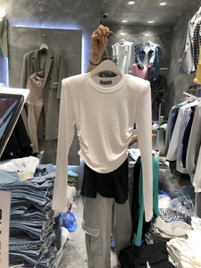 韩国东大门春季新款休闲短款修身显瘦圆领垫肩白色长袖T恤女上衣
