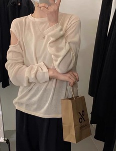 韩国东大门春装新款时尚百搭镂空露肩设计感休闲圆领长袖T恤女士