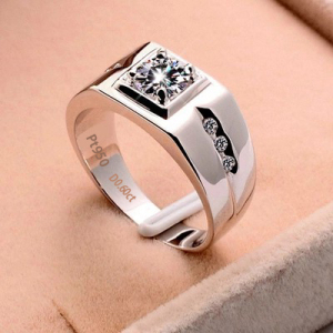 新款大福pt950铂金戒指男 钯金莫桑石男戒18k白金钻戒钻石对戒尾