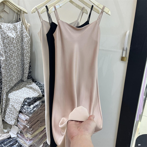 新款缎面高级感吊带连衣裙女裙夏季韩版纯色气质显身材淑女长裙潮