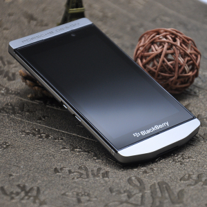 blackberry/黑莓p9982保时捷4g工作戒网备用机全触屏学生个性手机