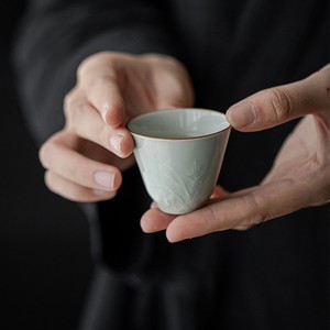 冰台釉影雕品茗杯 功夫茶具茶杯单杯 太湖石兰花家用喝茶杯文人器