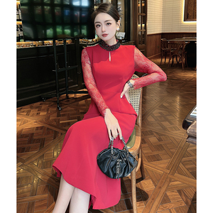 智丽红色连衣裙2024春季新款立领钉钻蕾丝长袖显瘦中长款鱼尾裙子