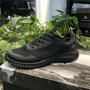 牧高笛鞋子男2022年春夏户外防滑透气运动网面休闲鞋zm22123005