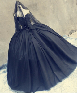 黑色婚纱礼服新娘拖尾奢华