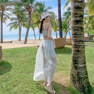 沙滩裙女海边度假超仙2021新款三亚巴厘岛旅游显瘦长裙吊带连衣裙