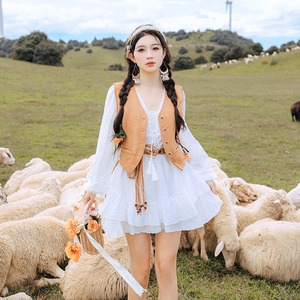波西米亚民族风鹿皮绒马甲新疆云南度假穿搭白色连衣裙小个子短裙