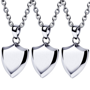 欧美时尚 三角形盾牌钛钢吊坠 男士项链 光面可个性刻字