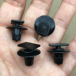 适用奇骏骊威玛驰天籁骐达轩逸颐达骏逸踏板侧裙边梁门槛卡扣卡子