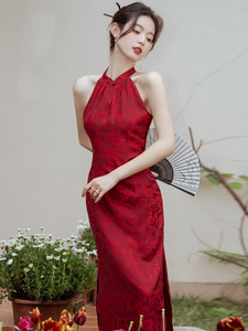 新中式晨袍婚礼结婚挂脖旗袍新娘红色敬酒服年轻款中国风连衣裙女