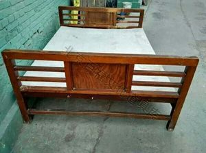 老物件旧物件,老木床,老双人床七八十年代的老家具可出租出售