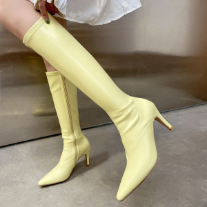 黄色过膝靴