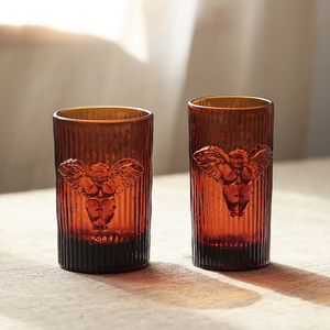 威士忌酒杯天使