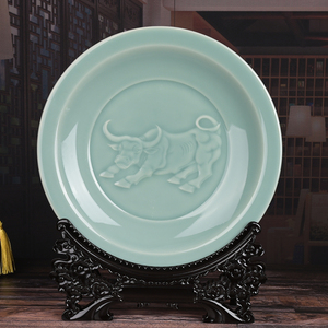 龙泉陶瓷牛盘子摆件工艺品乔迁创意礼品青瓷中式家居客厅桌面装饰