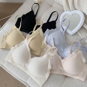 羽诗芬内衣性感乳胶内衣女聚拢小胸文胸显大无钢圈无痕美背心蕾丝