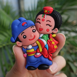 韩国冰箱贴 朝鲜族传统民俗风情新郎背媳妇情侣秀恩爱 旅游纪念品