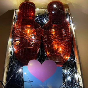 稀奇古怪拖鞋水晶生日礼物高级感闺蜜女恶搞怪姐妹在逃公主水晶鞋