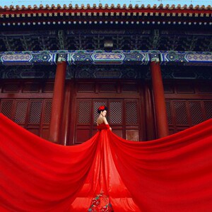 大红色冰丝冰绸布影楼婚纱摄影拍照道具长飘纱裸纱古典传统中国风