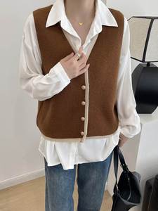 1688上海兰芝服饰有限公司韩版宽松针织开衫马甲女秋装新款设计感