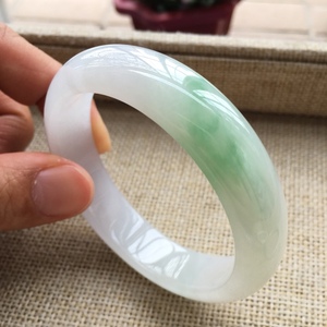 缅甸天然翡翠a货芙蓉种白底青小口径手镯52.8mm