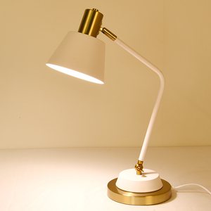 北欧装饰ins台灯书桌学生创意样板房卧室灯现代网红简约书房台灯