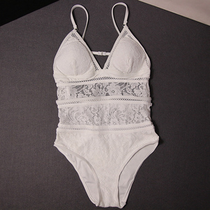 2022欧美性感蕾丝白色大露背紧身遮肚显瘦三角泳衣连体泳衣泡温泉