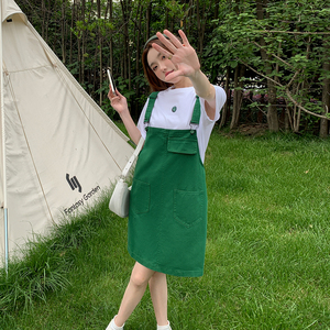 背带裙套装绿色